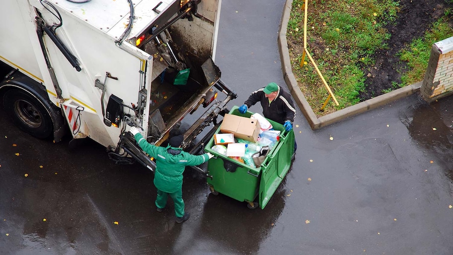 Men loading household into truck