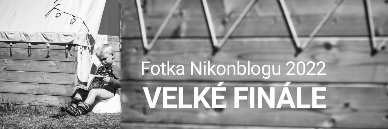 Za vším hledej ženu. Fotka Nikonblogu 2022 – velké finále