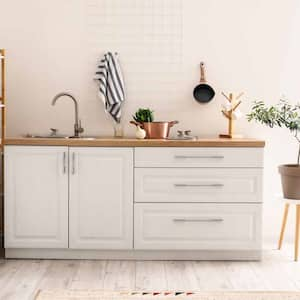 A bright and tidy kitchen