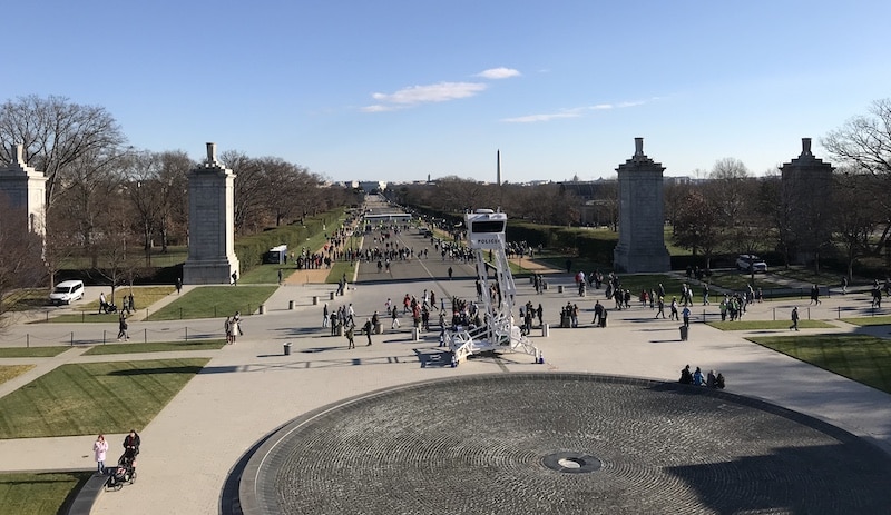 wreaths across american memorial avenue