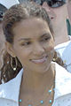 Halle Berry during a visit to the amphibious assault ship USS Kearsarge (LHD 3) (cropped).