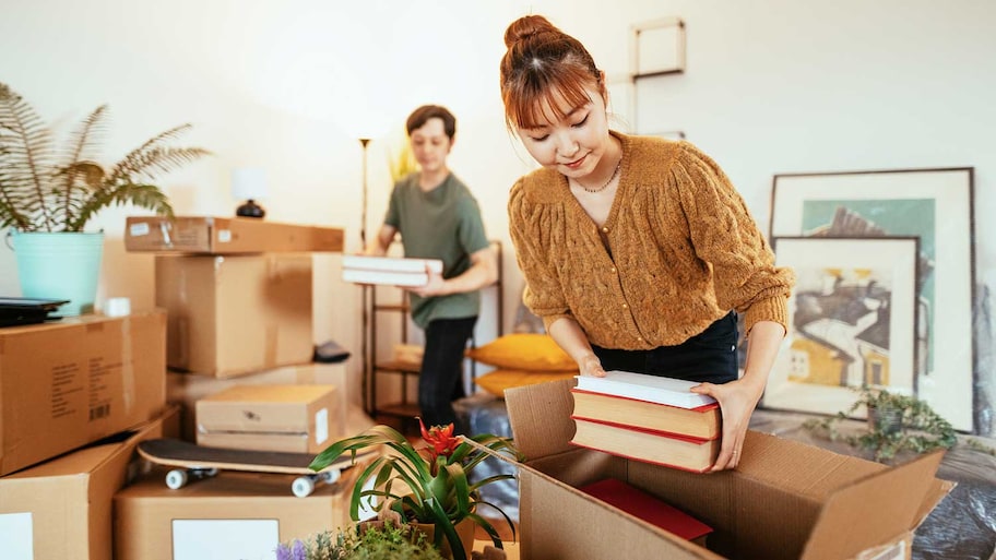 Couple moving to a new apartment