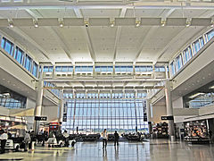 Terminal E em Aeroporto Intercontinental George Bush em Houston.