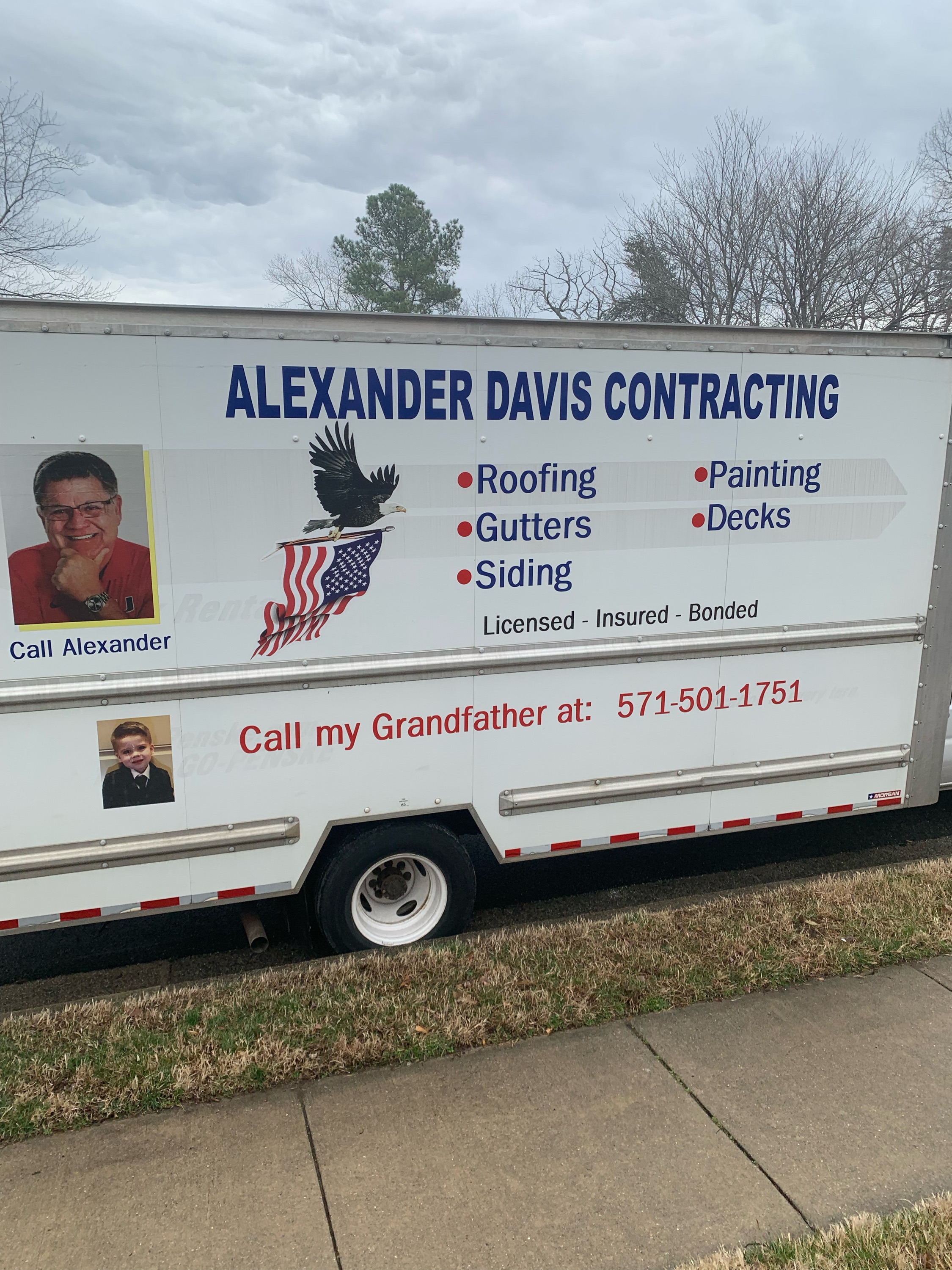 Davis Contracting Logo