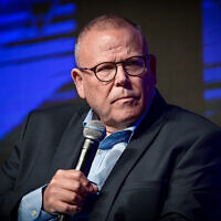 Arnon Bar-David, chairman of the Histadrut labor federation speaks at a conference in Tel Aviv, December 7, 2022. (Tomer Neuberg/ Flash90)