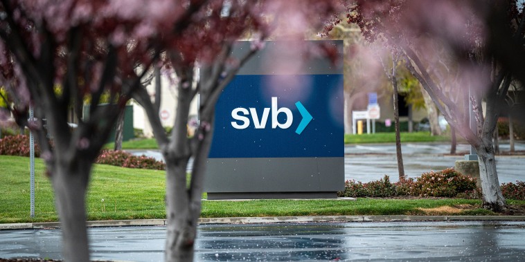 Silicon Valley Bank Headquarters As Shares Sink