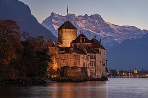 Casteddu de Chillon Isvìtzera e Dents du Midi a s'intrinada.