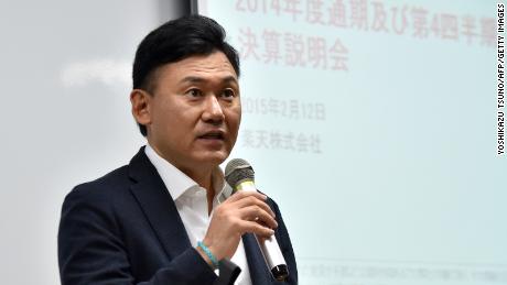 Japan&#39;s e-commerce giant Rakuten president Hiroshi Mikitani announces the company&#39;s financial result ended December at the Rakuten headquarters in Tokyo on February 12, 2015. Rakuten group posted revenue of 4.98 billion USD (598 billion yen), up 15.4% from previous year, operating income of 106 billion yen (883 million USD), up 17.9% year-on-year.  AFP PHOTO / Yoshikazu TSUNO        (Photo credit should read YOSHIKAZU TSUNO/AFP via Getty Images)