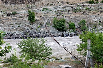 په دې انځور کي د تاجیکستان لخوا د افغانستان د بدخشان ولايت یوه سیمه ښکاري؛ دا انځور ډېر ښکلی دی؛ البته لږ په غور کتنه غواړي، دا انځور د افغانستان د ښکلا يوه ځانګړې نمونه ده.