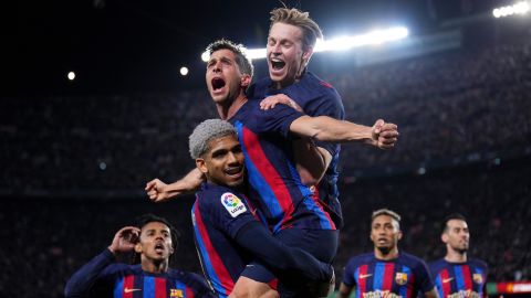 BARCELONA, SPAIN - MARCH 19: Sergi Roberto of FC Barcelona celebrates with team mates after scoring the team's first goal during the LaLiga Santander match between FC Barcelona and Real Madrid CF at Spotify Camp Nou on March 19, 2023 in Barcelona, Spain. (Photo by Angel Martinez/Getty Images)