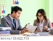 Two colleagues working in the office. Стоковое фото, фотограф Elnur / Фотобанк Лори