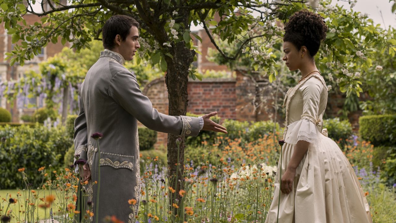 Queen Charlotte: A Bridgerton Story. (L to R) Corey Mylchreest as Young King George, India Amarteifio as Young Queen Charlotte in episode 101 of Queen Charlotte: A Bridgerton Story.