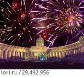 Night view of the New Year fir tree in garlands on the square in front of Kazan Cathedral in Saint Petersburg in the winter New Year. Russia and Christmas fireworks (2017 год). Стоковое фото, фотограф Куликов Константин / Фотобанк Лори