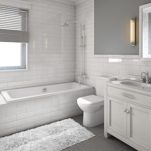 white bath tub