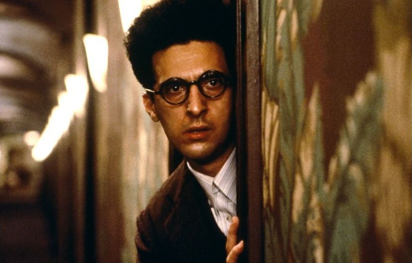 John Turturro alias Barton Fink dans Barton Fink © DR