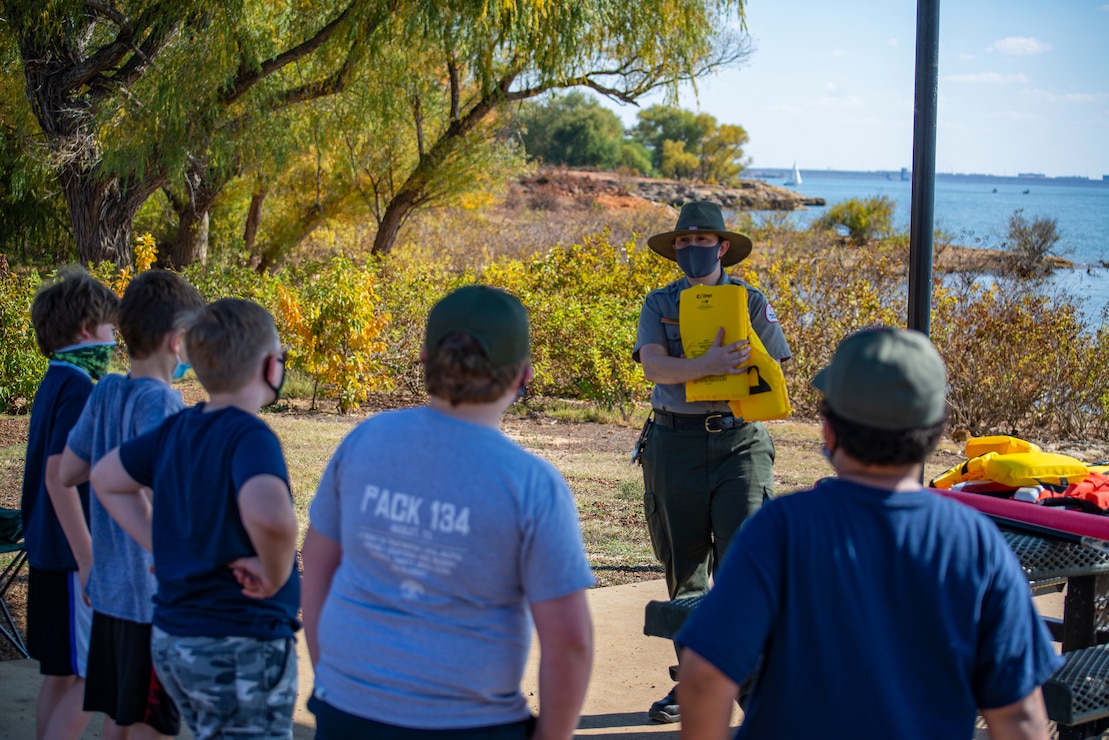 Cub Scouts at Grapevine Lake