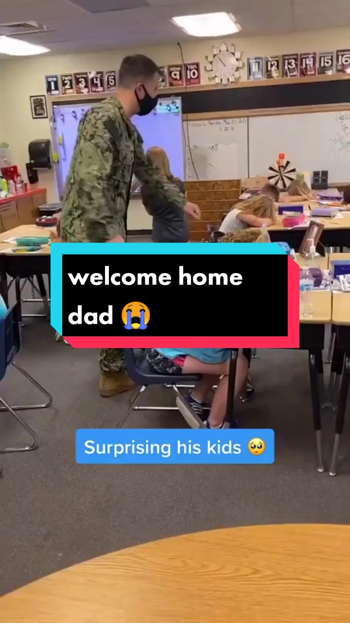 welcome home dad 😭I love you dad 😭#army #welcomehomedad #sad #american #dad #welcomehomesoldier #ilovedaddy created by Aleya >~< with Huyen Linh Graden's nhạc nền - Chill Uot Lofi
