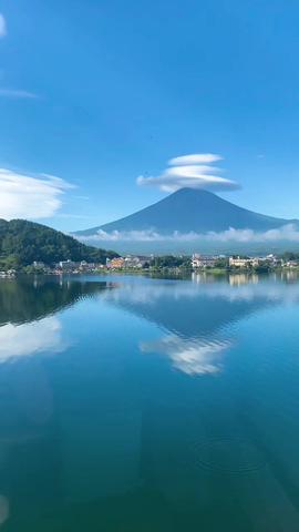 Kawaguchiko, Japan 🗻🤍 #morning #japan #traveljapan #morningvideo #tiktokjapan #fypシ ដែលបានបង្កើតដោយ Rina Hiramatsu / 平松リナ ✨ ជាមួយ original sound របស់ Alec Townsend