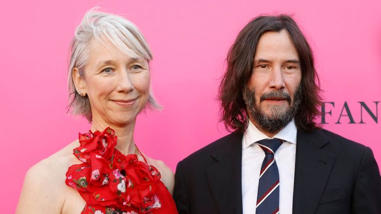 US artists Alexandra Grant (L) and US actor Keanu Reeves (R) arrive for the MOCA Gala 2023 at the Geffen Contemporary at MOCA (Museum of Contemporary Art) in Los Angeles, April 15, 2023. (Photo by Michael Tran / AFP) (Photo by MICHAEL TRAN/AFP via Getty Images)