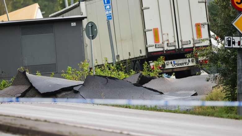 01 landslide sweden motorway 0923