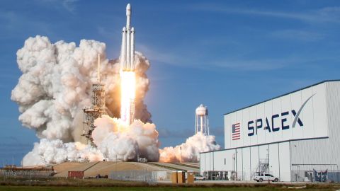 A SpaceX Falcon Heavy rocket lifts off from historic launch pad 39-A at the Kennedy Space Center in Cape Canaveral, Florida, U.S., February 6, 2018. REUTERS/Thom Baur     TPX IMAGES OF THE DAY