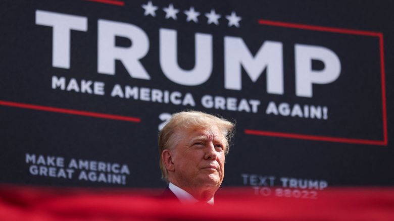 Former U.S. President and Republican presidential candidate Donald Trump attends a 2024 presidential election campaign event at Sportsman Boats in Summerville, South Carolina, U.S. September 25, 2023.  REUTERS/Sam Wolfe