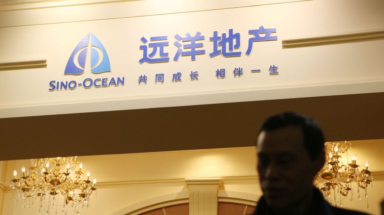 --FILE--A Chinese homebuyer visits the stand of Sino-Ocean Land Holdings Ltd during a real estate fair in Shanghai, China, 15 March 2013.

China's high-end senior living market is expected to prosper, said the top management of Sino-Ocean Land Holdings Ltd, a Hong Kong-listed real estate developer. "Sino-Ocean Land will launch its fourth senior living project in Beijing before the end of this year," Li Jianbo, the company's vice president, said on Thursday (6 August 2015). In August 2013, Sino-Ocean Land, partnering with the US's largest assisted living provider, Emeritus Corp, opened its first high-end senior living community on the outskirts of Beijing. Another two projects have been launched in Beijing since then. "Though our company is known as a real estate developer, our senior living projects provide much more than living space for the senior. Providing professional senior-care service is our core business," Li said. The company's senior living communities feature elaborate interior design that aims to protect residents from potential injuries and professional services customized in accordance with residents' varied health conditions. The company partners with Meridian Senior Living LLC, a US senior living provider- to bring in the "Validation" therapy created by Naomi Feil, to help seniors who suffer from Alzheimer's disease or other dementia-related illnesses.