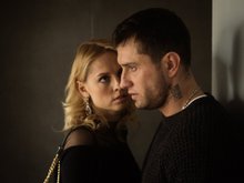 Янина Студилина и Павел Прилучный в сериале «Жизнь по вызову»