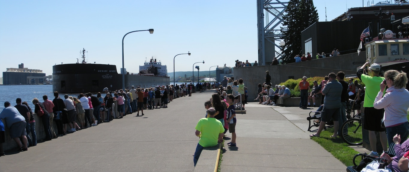 Ship watching in Duluth