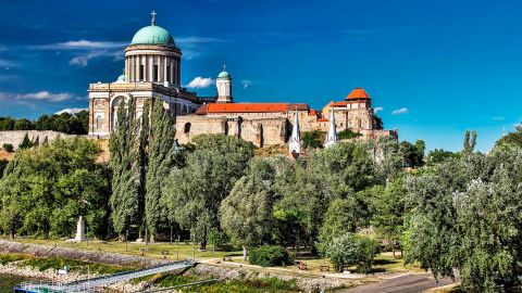 5-day-trips-from-budapest---esztergom--pixabay