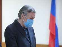 Михаил Ефремов в суде во время оглашения приговора