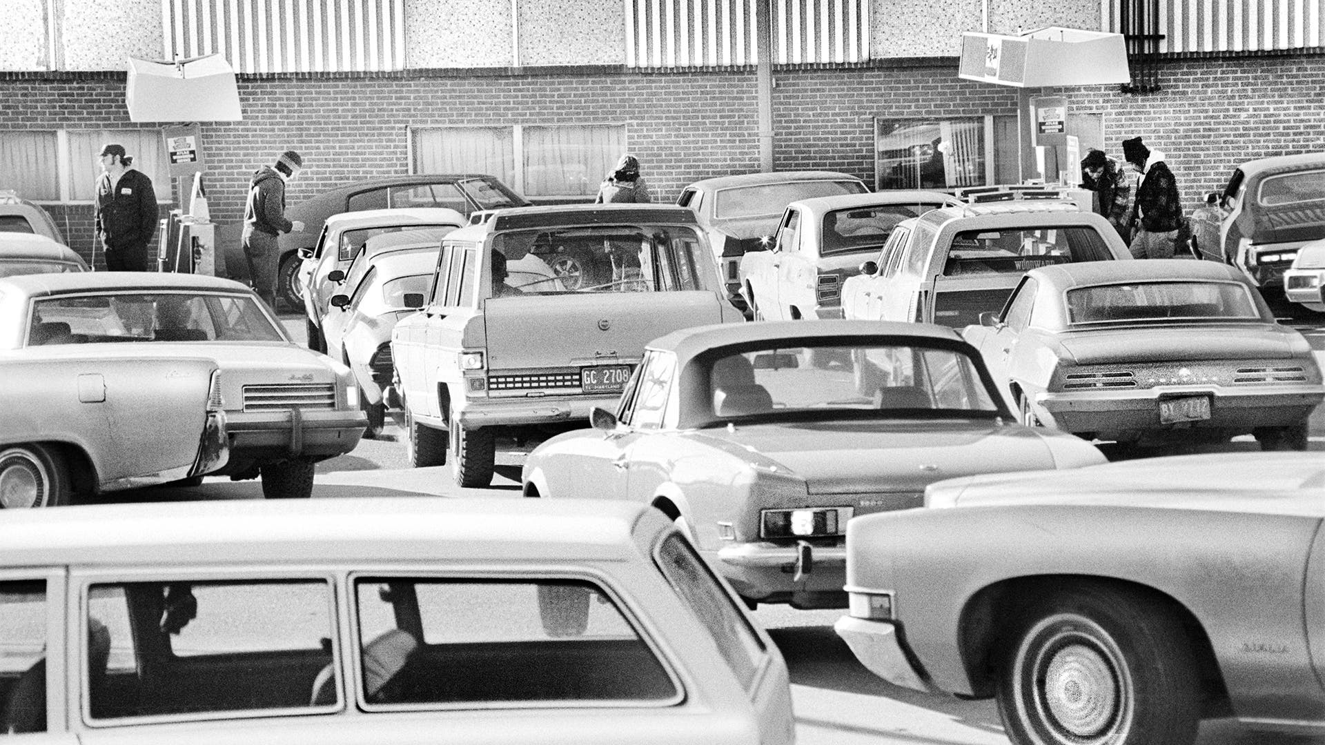 Cars lined up at a gas station in Maryland in February 1974.