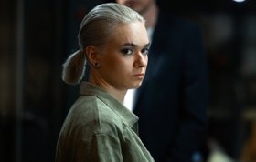 Кадр из сериала «Трудная»