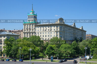 "Дом с башней" на Фрунзенской набережной в Москве, Россия. Фрунзенская набережная, 24/1