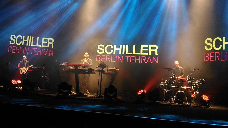 File:Schiller-Live in Tehran-2018.jpg